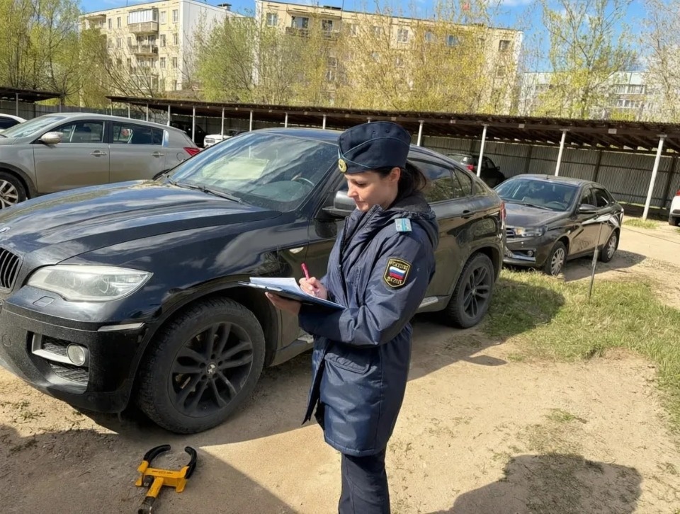 Великолукские приставы арестовали автомобиль должника за 2,6 млн рублей Великолукские приставы арестовали автомобиль должника за 2,6 млн рублей