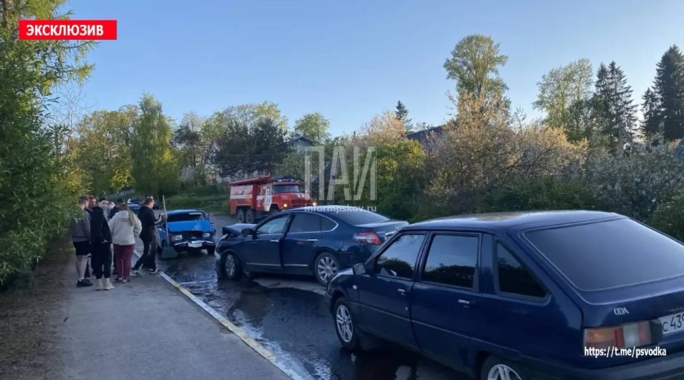 Двух человек госпитализировали в результате ДТП недалеко от кладбища в Себеже Двух человек госпитализировали в результате ДТП недалеко от кладбища в Себеже