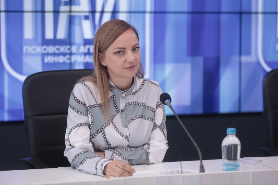 Новую семейную выплату будут оформлять в Псковской области с 1 июня