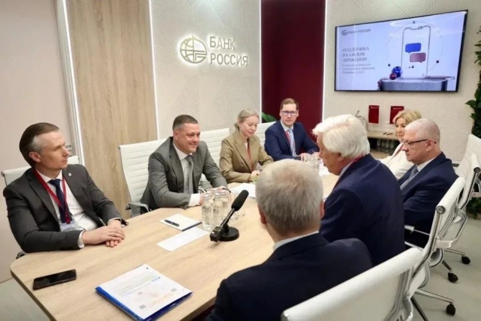 Делегация Псковской области работает на ПМЭФ Делегация Псковской области работает на ПМЭФ