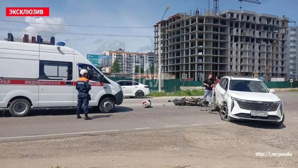 Мотоциклист попал в больницу после столкновения с машиной в Псковском районе Мотоциклист попал в больницу после столкновения с машиной в Псковском районе