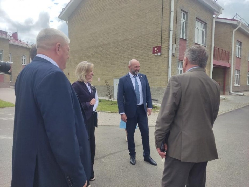Социальный городок в Псковском районе осмотрела делегация Совета Федерации 