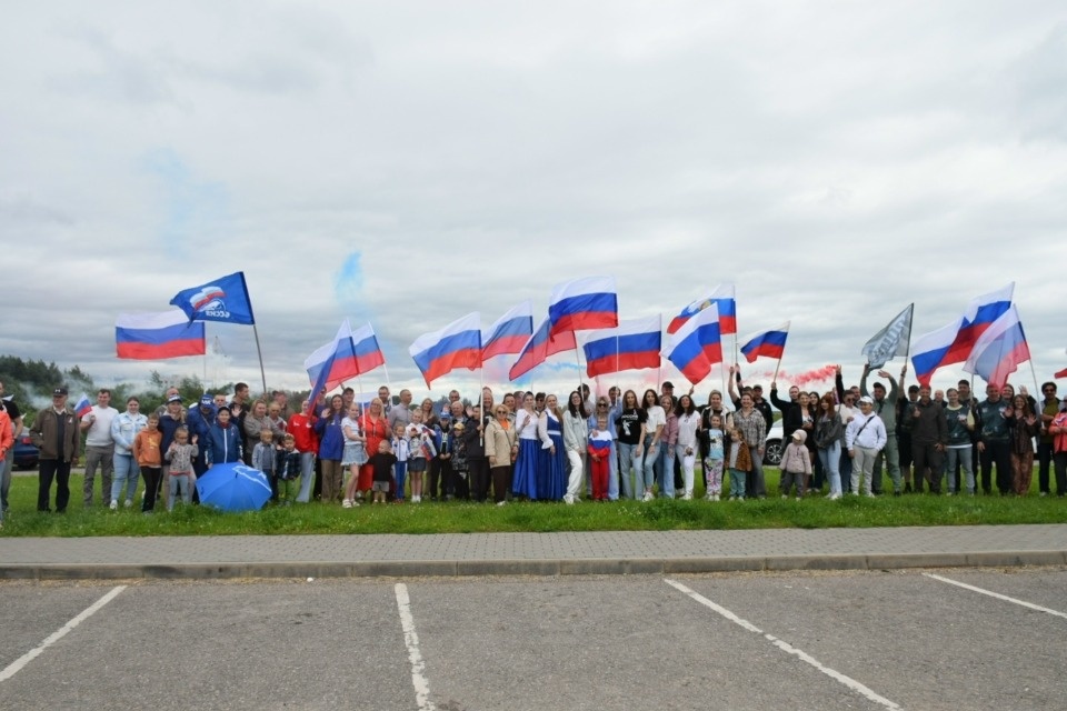 В Пскове прошёл патриотический автопробег в честь Дня России 