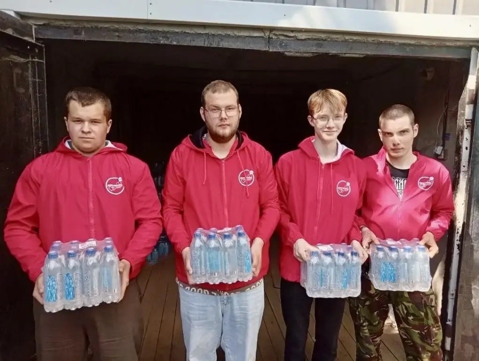 Очередную партию гуманитарной помощи отправили в Мелитополь из Псковской области Очередную партию гуманитарной помощи отправили в Мелитополь из Псковской области