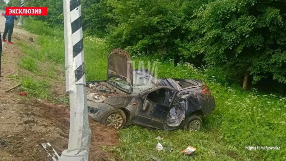 Водитель получила травмы в ДТП в Псковском районе Водитель получила травмы в ДТП в Псковском районе