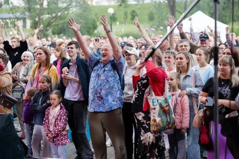 Более 8,5 тысячи псковичей приняли участие в фестивале «Соцветие культур» Более 8,5 тысячи псковичей приняли участие в фестивале «Соцветие культур»