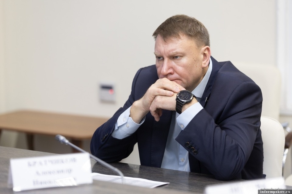 Вице-спикер псковского парламента Братчиков досрочно покинет свой пост Вице-спикер псковского парламента Братчиков досрочно покинет свой пост