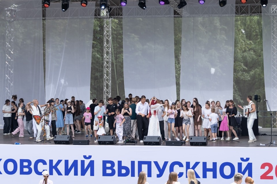 А дальше взрослая жизнь