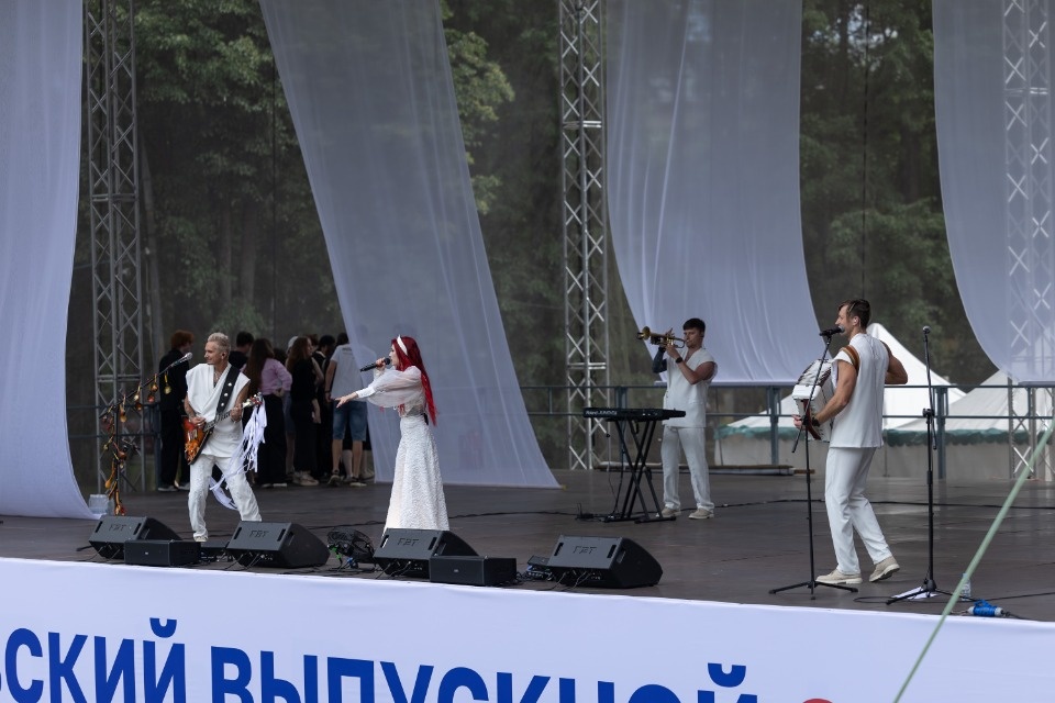 А дальше взрослая жизнь