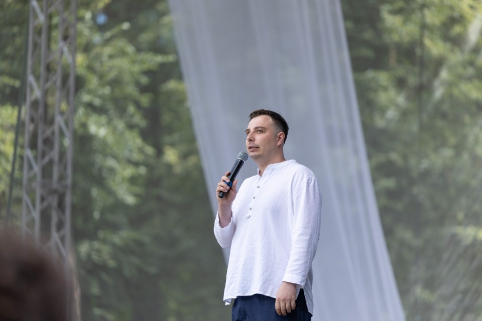 А дальше взрослая жизнь