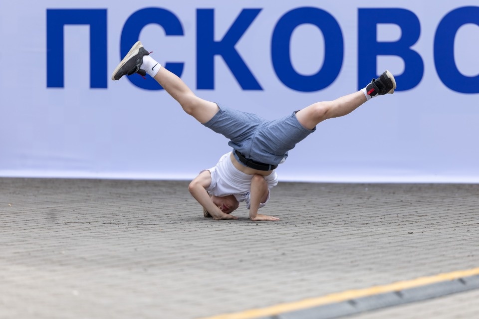 А дальше взрослая жизнь