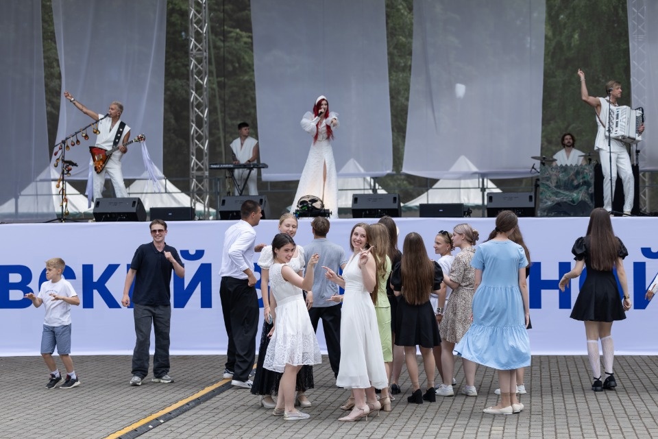 А дальше взрослая жизнь