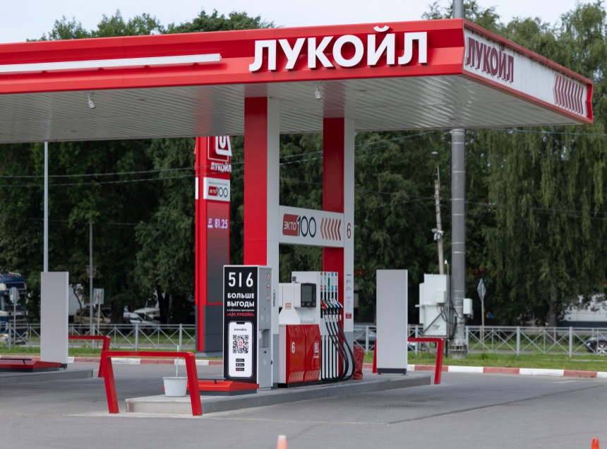 До 40 литров вырос отпуск бензина на заправках «Лукойл» в Псковской области