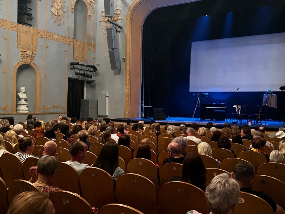 В псковском драмтеатре показали спектакль «Вертикаль продолжается» в рамках кинофестиваля «Западные ворота»