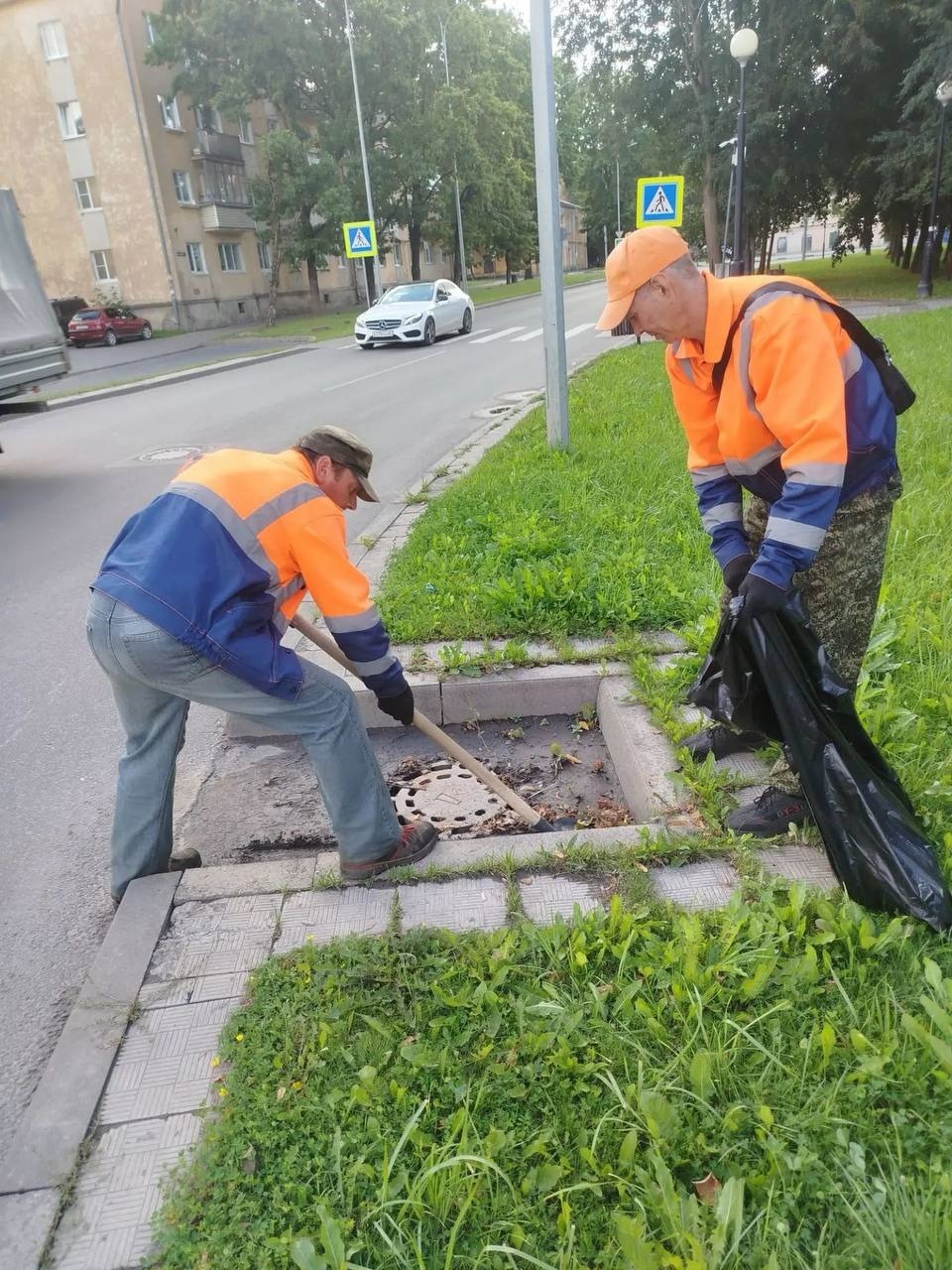 О работе коммунальщиков летом рассказал глава Пскова 