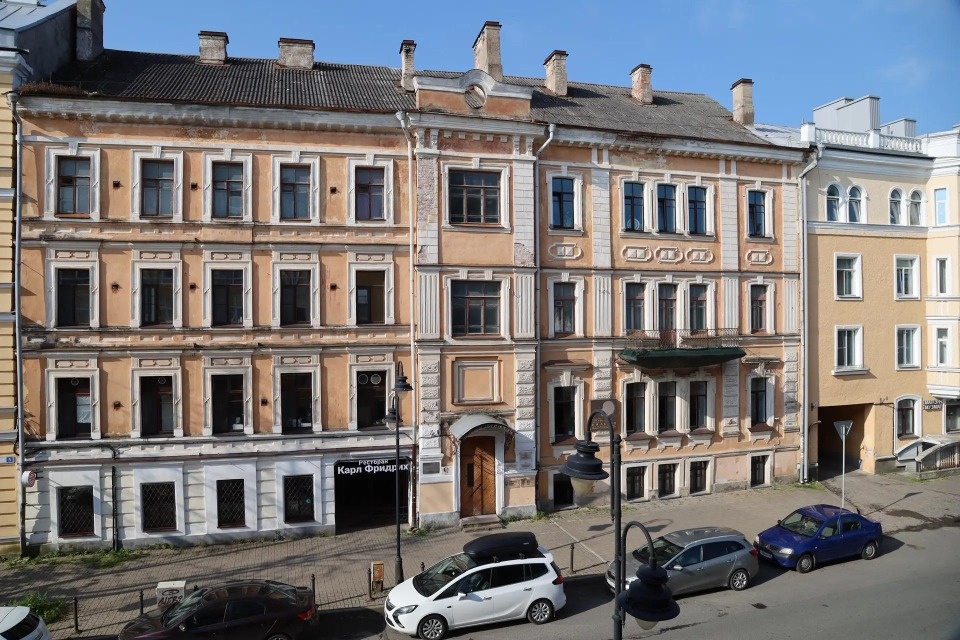  Дворцов заманчивые своды