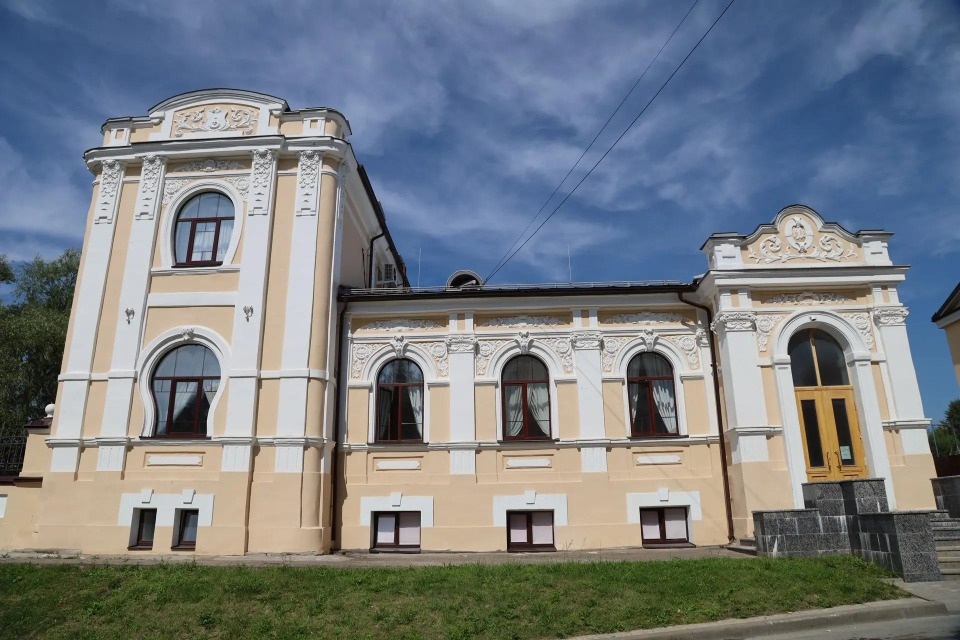  Дворцов заманчивые своды