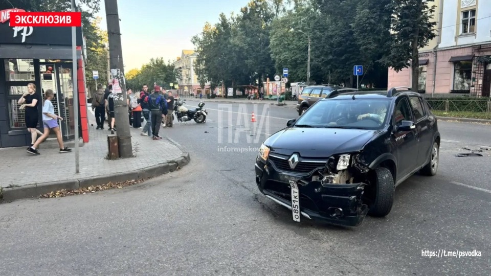 Мотоциклисту потребовалась госпитализация после ДТП в Великих Луках Мотоциклисту потребовалась госпитализация после ДТП в Великих Луках