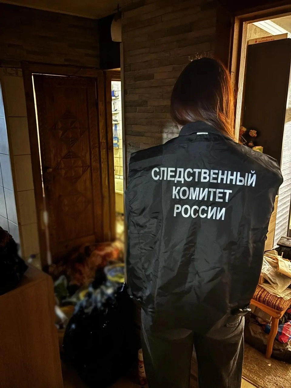 В Великих Луках мужчина убил отчима, нанеся ему 50 ножевых ранений В Великих Луках мужчина убил отчима, нанеся ему 50 ножевых ранений