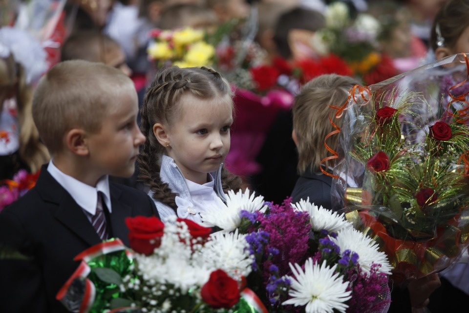 Псковские учителя объяснили, какие цветы хотят получить на линейке 