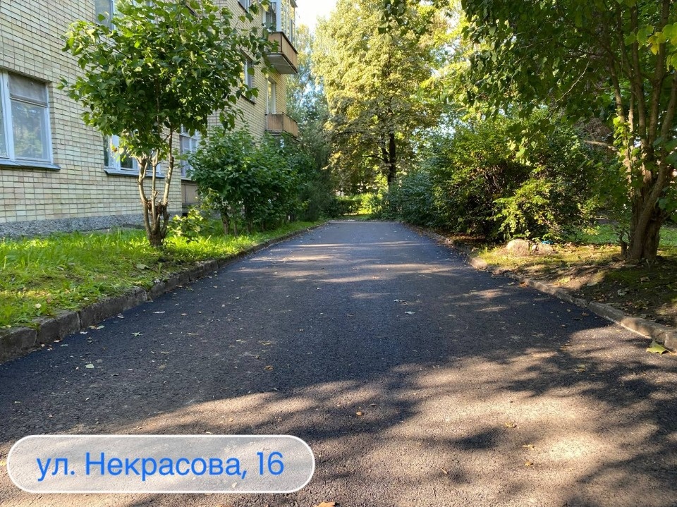 11 дворовых территорий благоустроили в Пскове по проектам ТОС