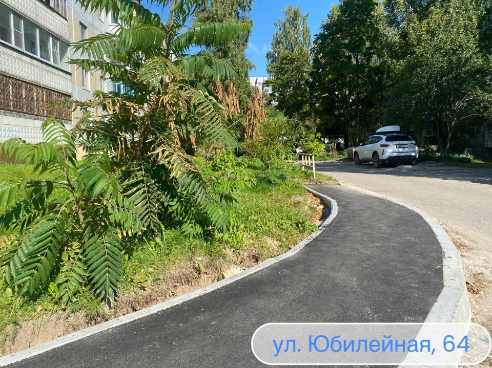 11 дворовых территорий благоустроили в Пскове по проектам ТОС