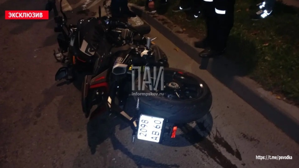 Мотоциклиста госпитализировали в результате ДТП в Пскове Мотоциклиста госпитализировали в результате ДТП в Пскове
