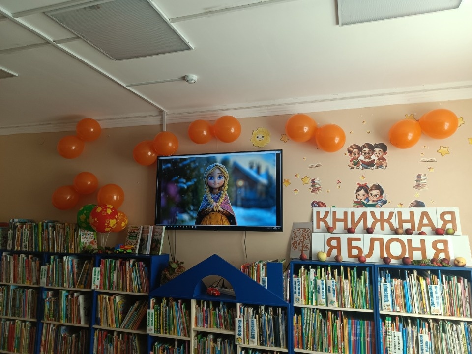 Более 3500 человек посетили фестиваль «Книжная яблоня» в Пскове Более 3500 человек посетили фестиваль «Книжная яблоня» в Пскове