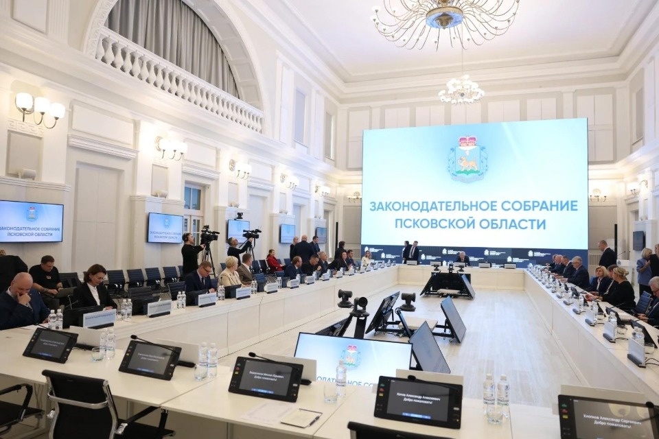 Стали известны главы комитетов и комиссий Законодательного Собрания Псковской области VIII созыва Стали известны главы комитетов и комиссий Законодательного Собрания Псковской области VIII созыва