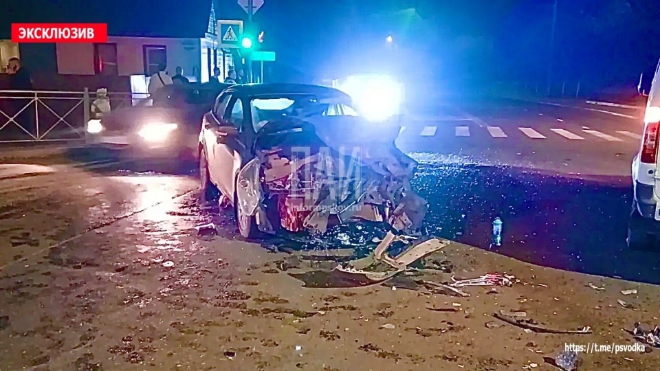 Двух женщин госпитализировали в результате ДТП в Великих Луках