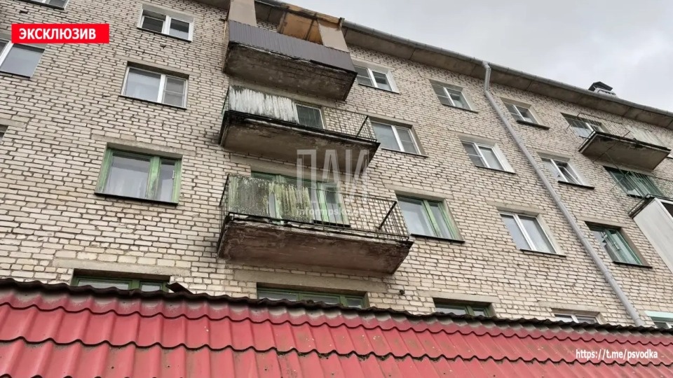 Мужчину госпитализировали после падения с пятого этажа в Острове Мужчину госпитализировали после падения с пятого этажа в Острове