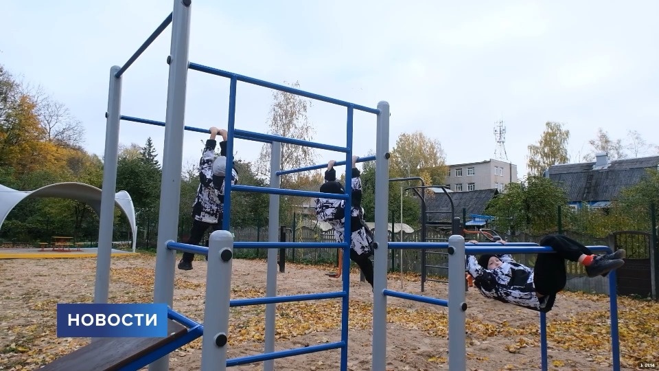 В псковском Центре семьи открыли новую детскую площадку В псковском Центре семьи открыли новую детскую площадку