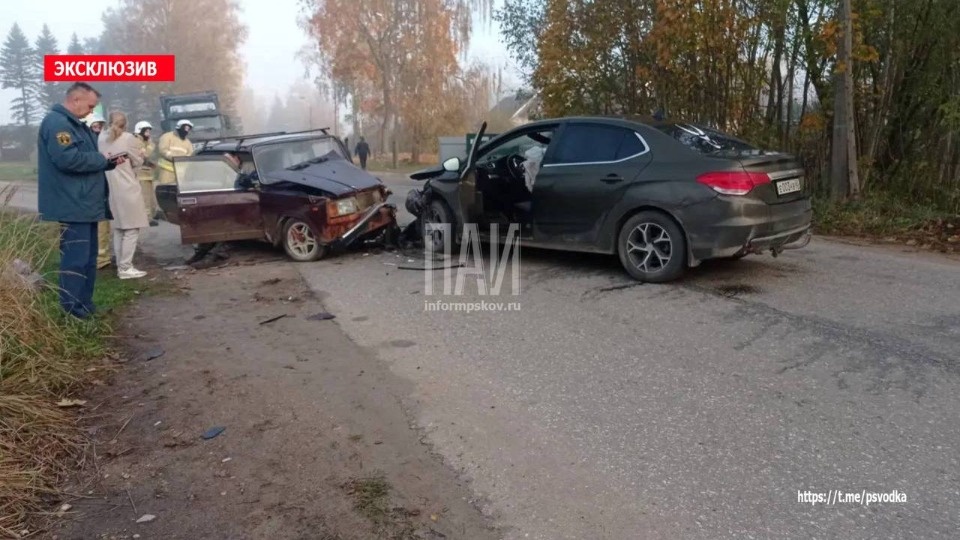 Водитель ВАЗа пострадал в лобовом ДТП в Красногородске Водитель ВАЗа пострадал в лобовом ДТП в Красногородске