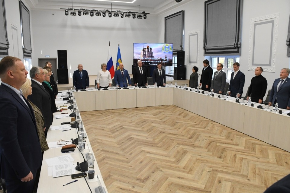 Заместители главы Пскова сохранят полномочия при смене руководителя города Заместители главы Пскова сохранят полномочия при смене руководителя города