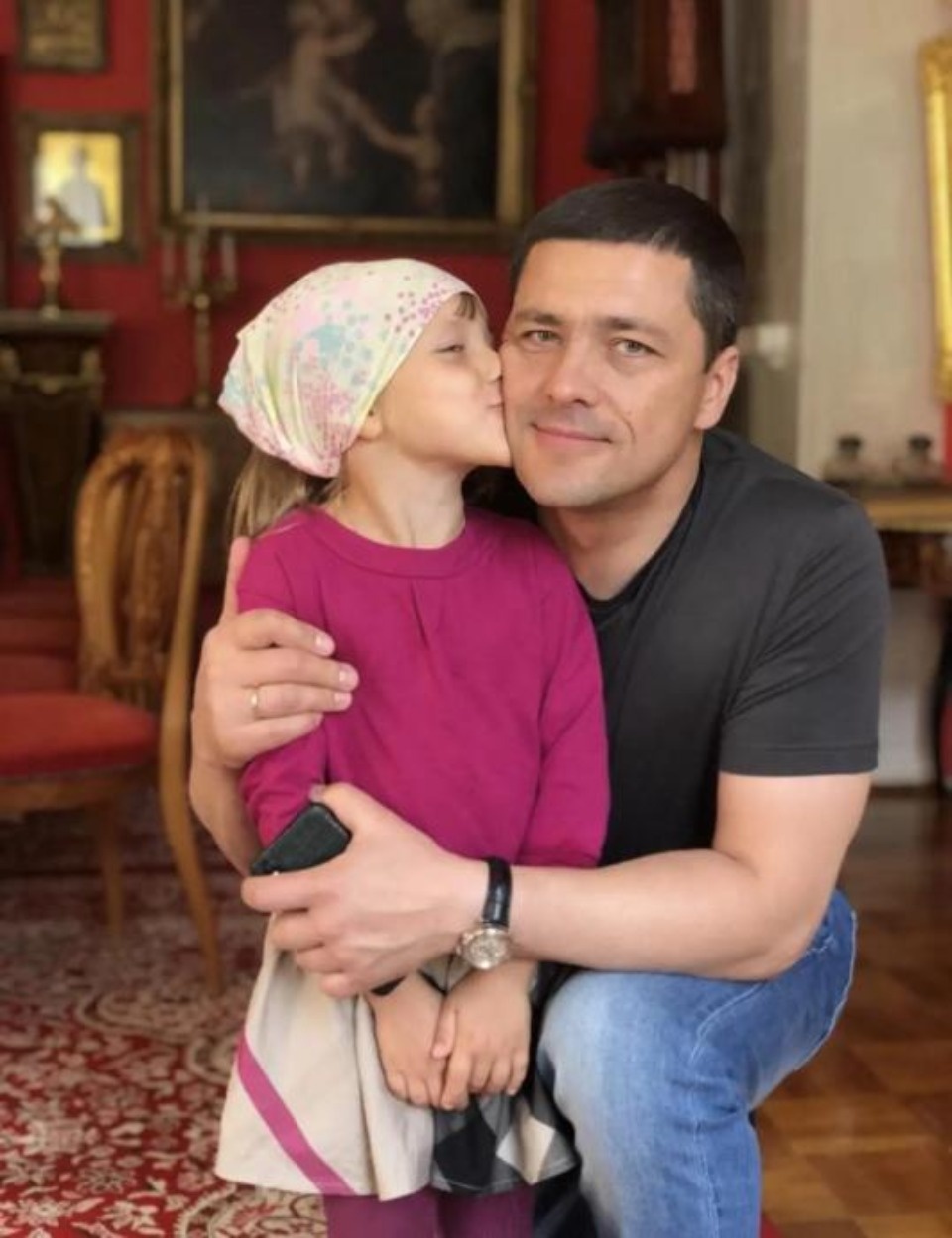 Михаил Ведерников поздравил псковичей с Днем отца Михаил Ведерников поздравил псковичей с Днем отца