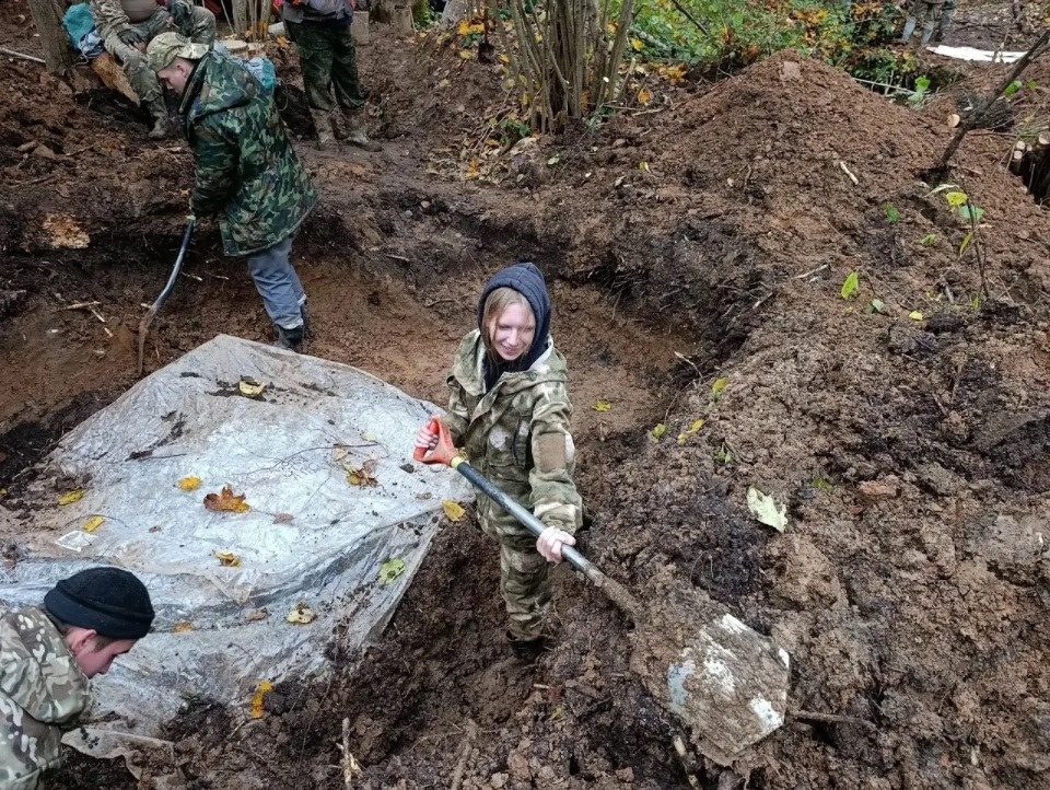 Поисковики нашли останки почти 250 человек в Дновском районе 