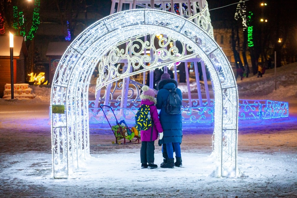 Псков украсят к Новому году до середины декабря