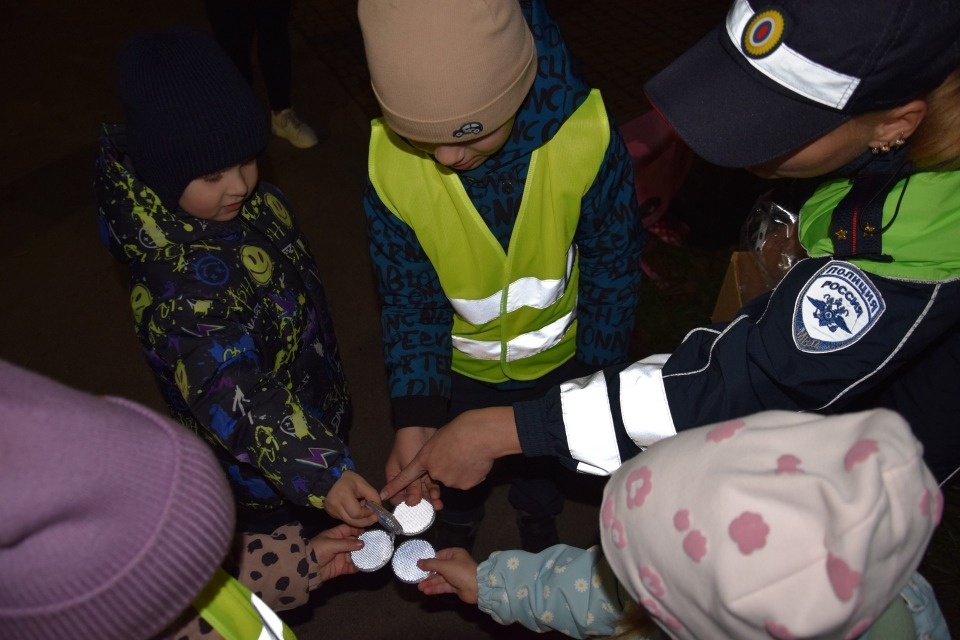 «Сделайте детей заметными»: В Опочке прошла фотосессия со световозвращателями «Сделайте детей заметными»: В Опочке прошла фотосессия со световозвращателями