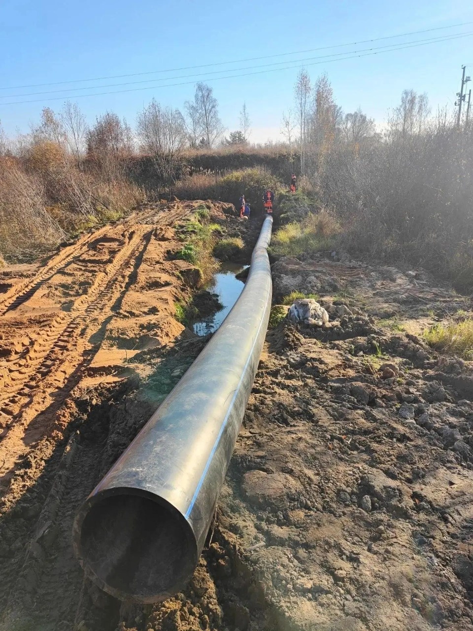 В Великих Луках меняют участки главного водовода В Великих Луках меняют участки главного водовода