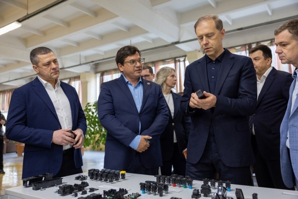 Денис Мантуров посетил Псковскую область с рабочим визитом